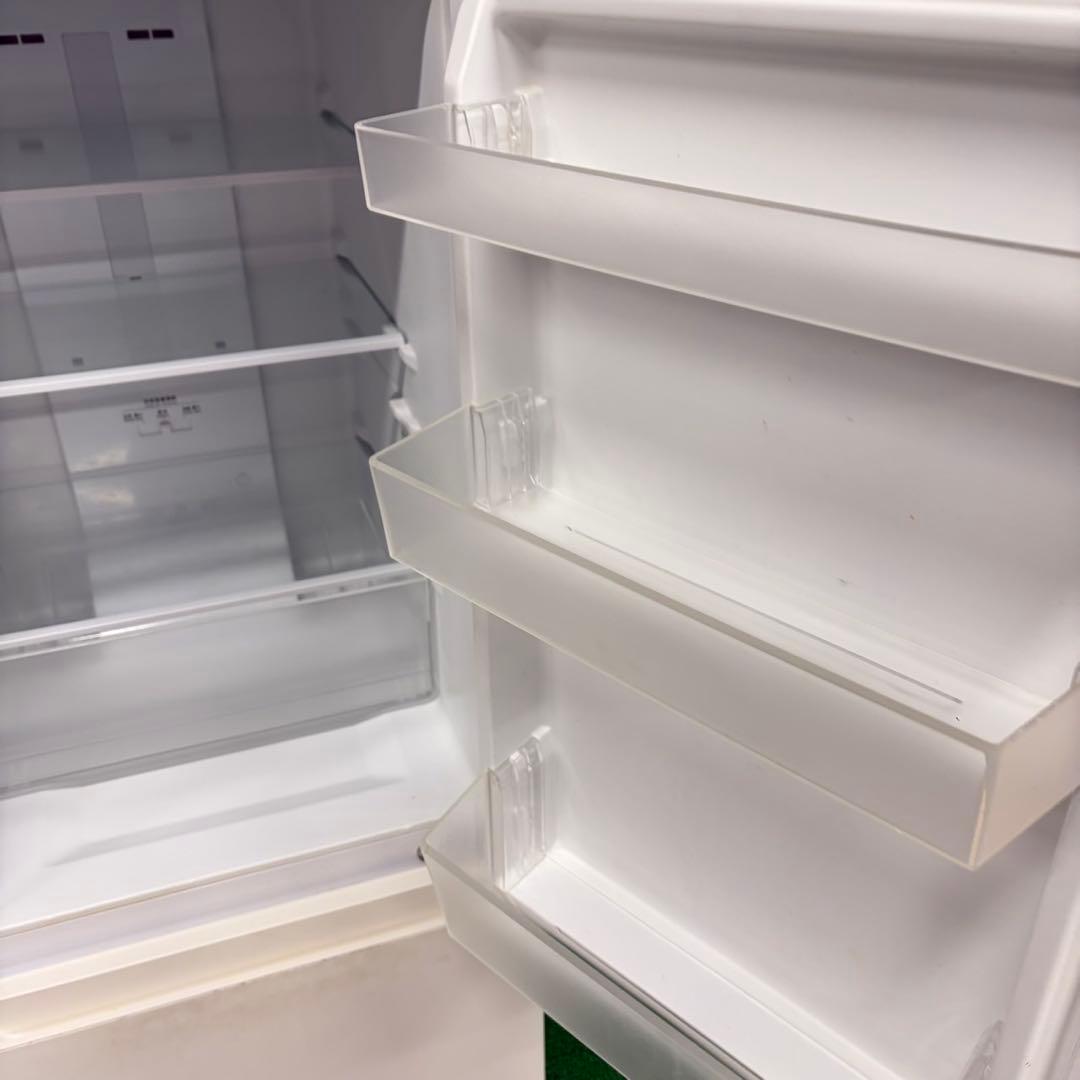 652 マッドホワイトカラー　格安　6ヶ月保証　格安　冷蔵庫　小型 200L弱