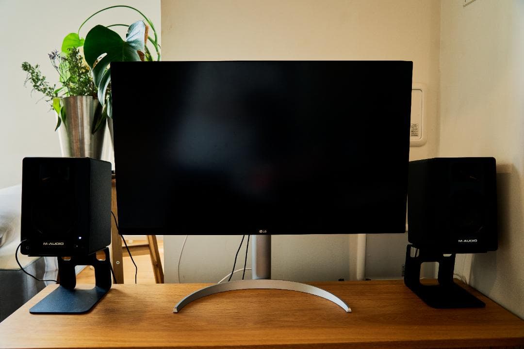 LG 32UP550N-W 31.5インチ 4Kモニター / スタンド付