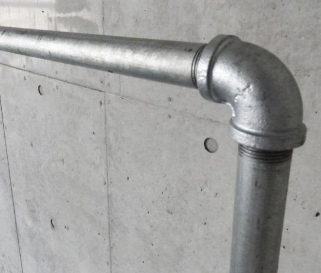 スチール製ハンガーラック　ガス管　アイアン