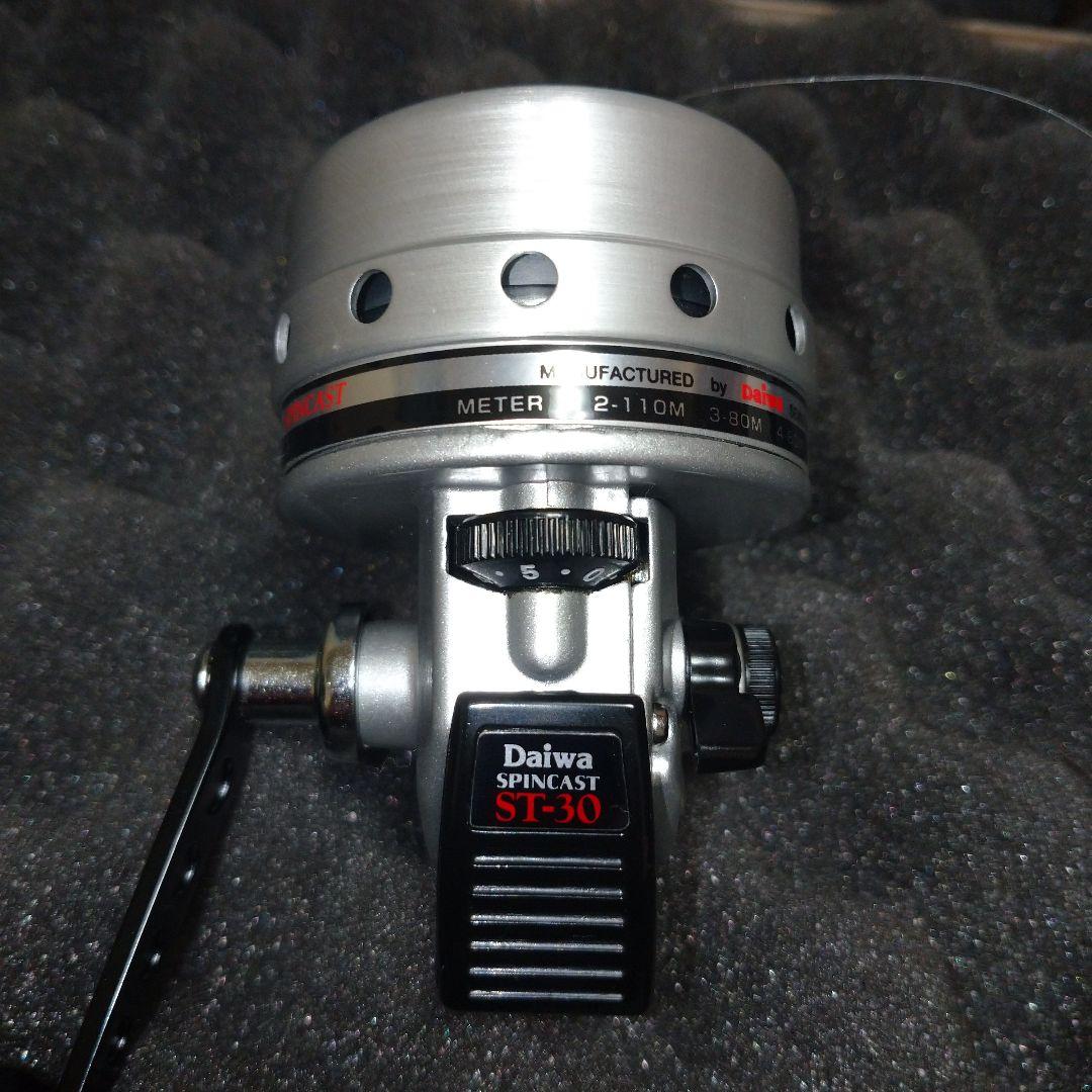 ダイワ スピンキャスト ST30 新品未使用 クローズドフェイスリール オールド