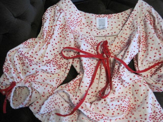 ロージー・アスーリン オフショルダー刺繍コットン混トップスインクリーム