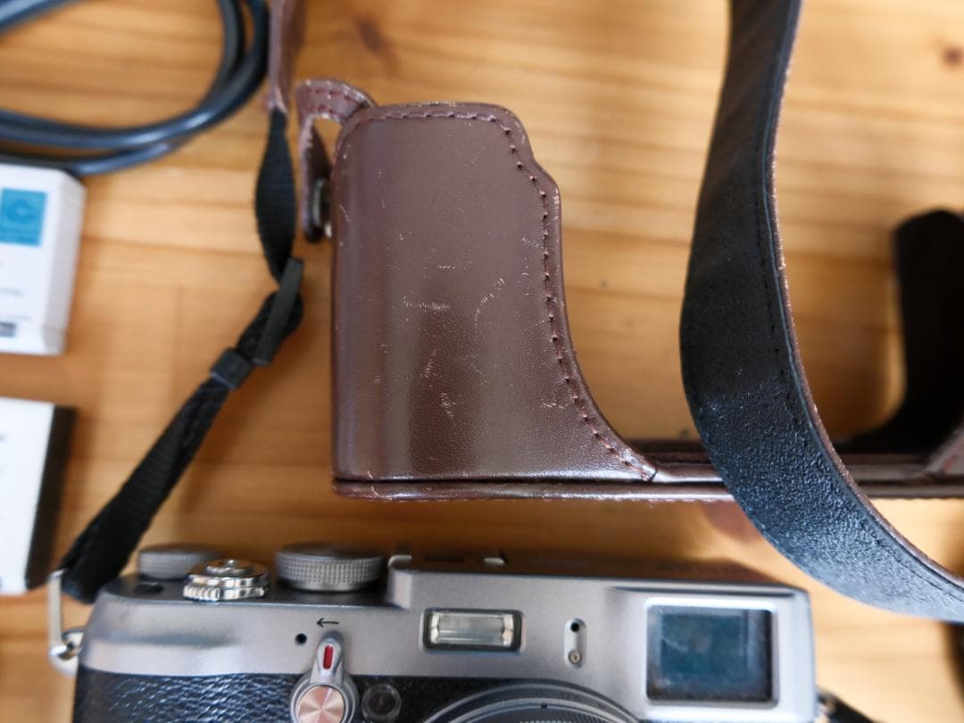 Fujifilm X100 【純正付属品多数あり】