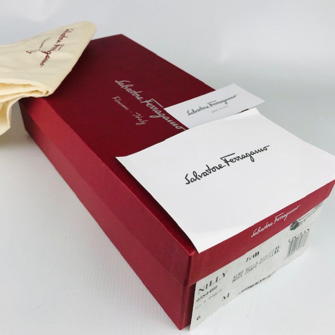 新品未使用★サルヴァトーレフェラガモ・メタルロゴ ラバー フラットシューズ(6)