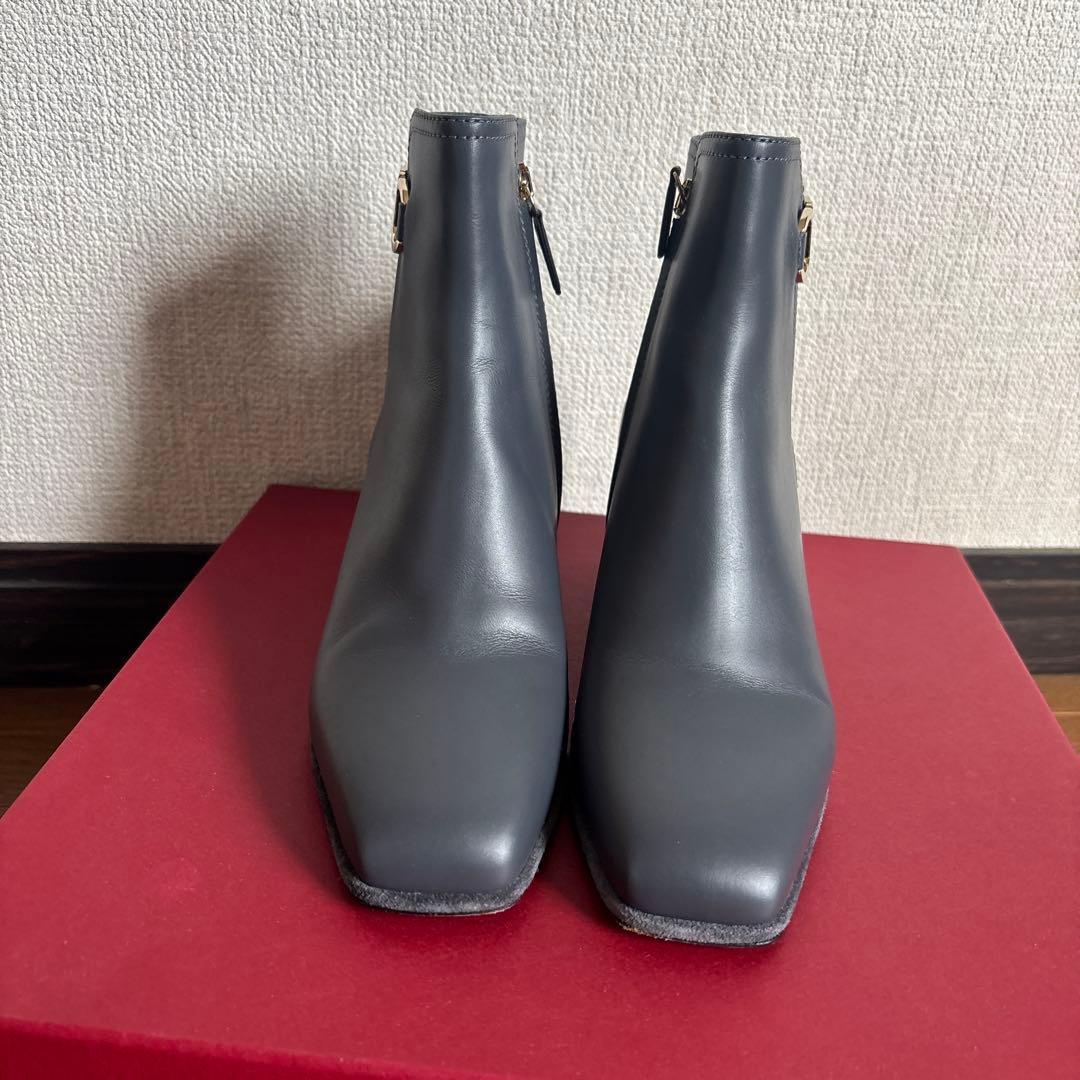 【半額値下げ】SalvatoreFerragamo ブーツ ガンチーニグレー