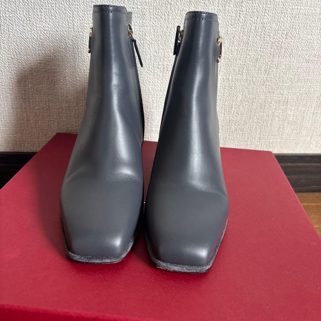 【半額値下げ】SalvatoreFerragamo ブーツ ガンチーニグレー