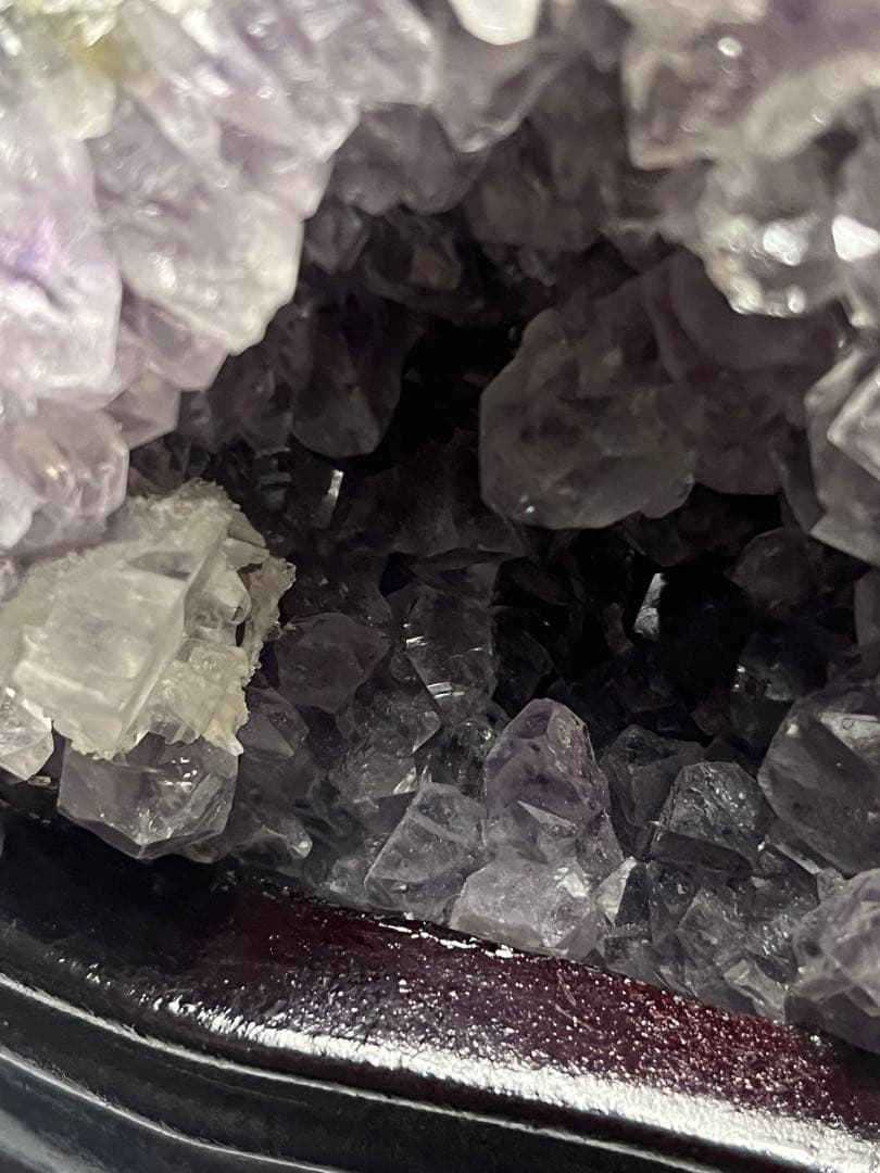 ウルグアイアメジストジオード ドームカルサイト共生　木製台座付き 浄化　原石