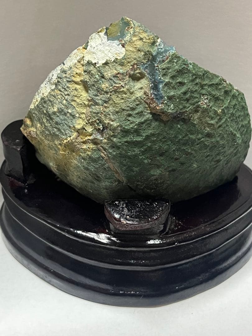 ウルグアイアメジストジオード ドームカルサイト共生　木製台座付き 浄化　原石