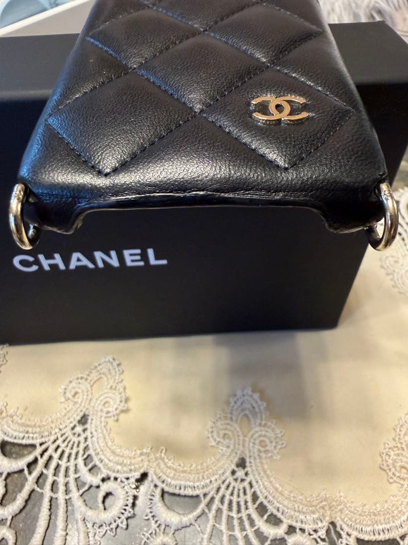 CHANEL ブラックレザー iPhoneケース　 14pro