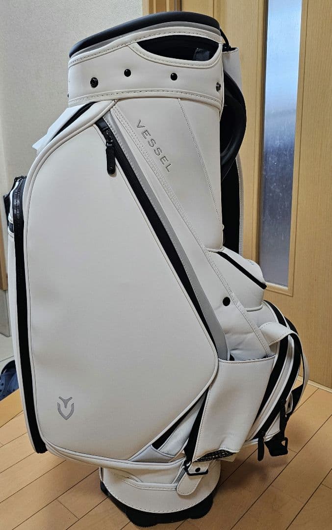 【美品】ベゼル　ホワイト キャディバッグ　 prime スタッフ　10インチ