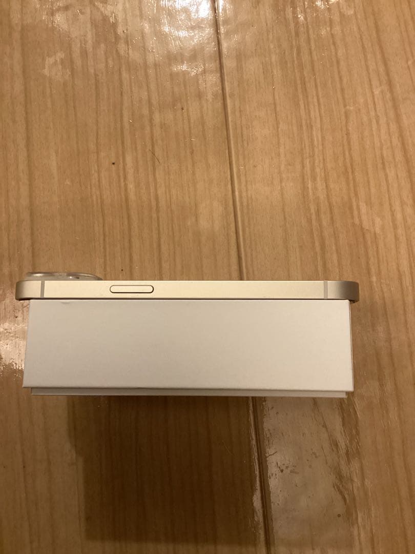 iPhone14 256GB SIMフリー、バッテリー88% 割れなし、オマケ付