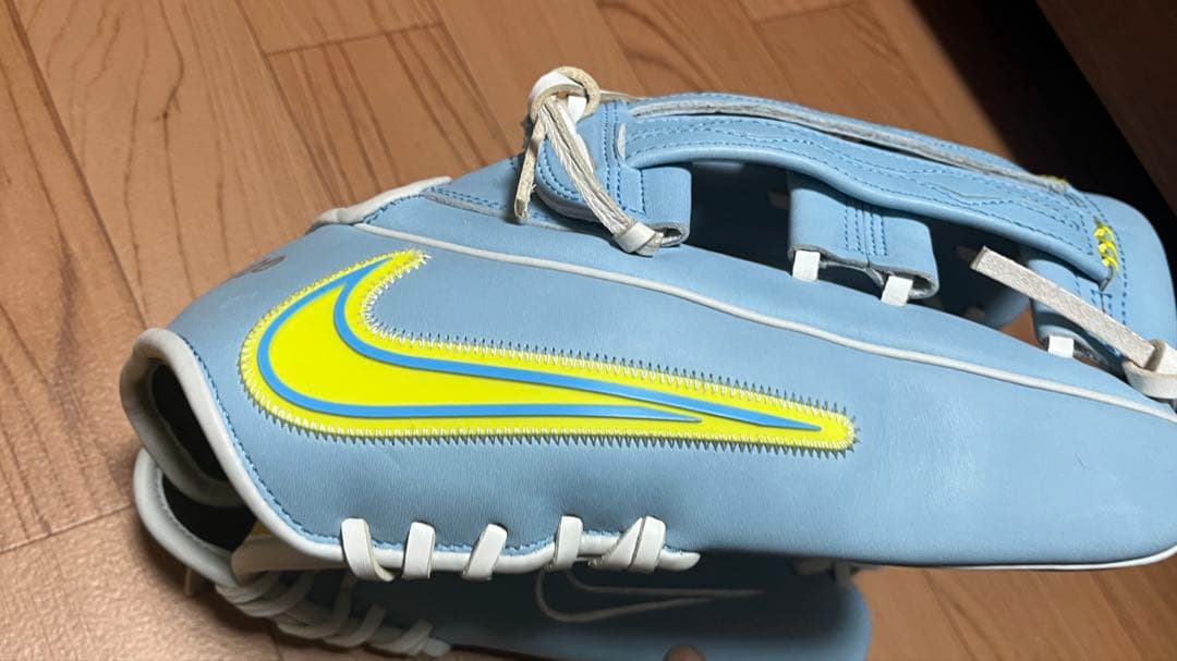 硬式用Nike Vaper Elite アクーニャ　モデル　ナイキ　グローブ