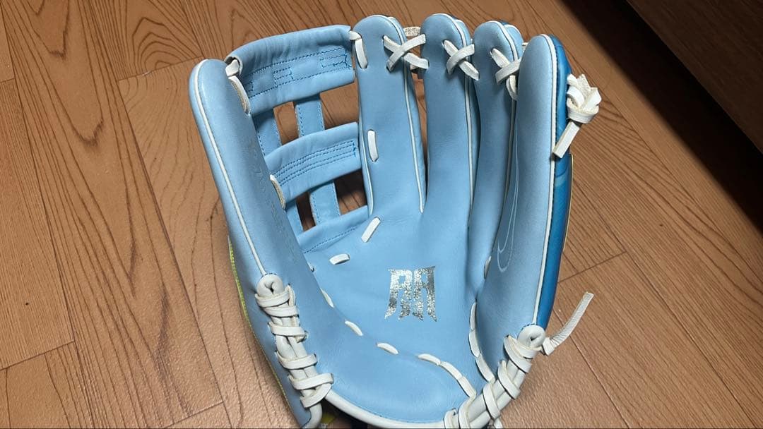 硬式用Nike Vaper Elite アクーニャ　モデル　ナイキ　グローブ