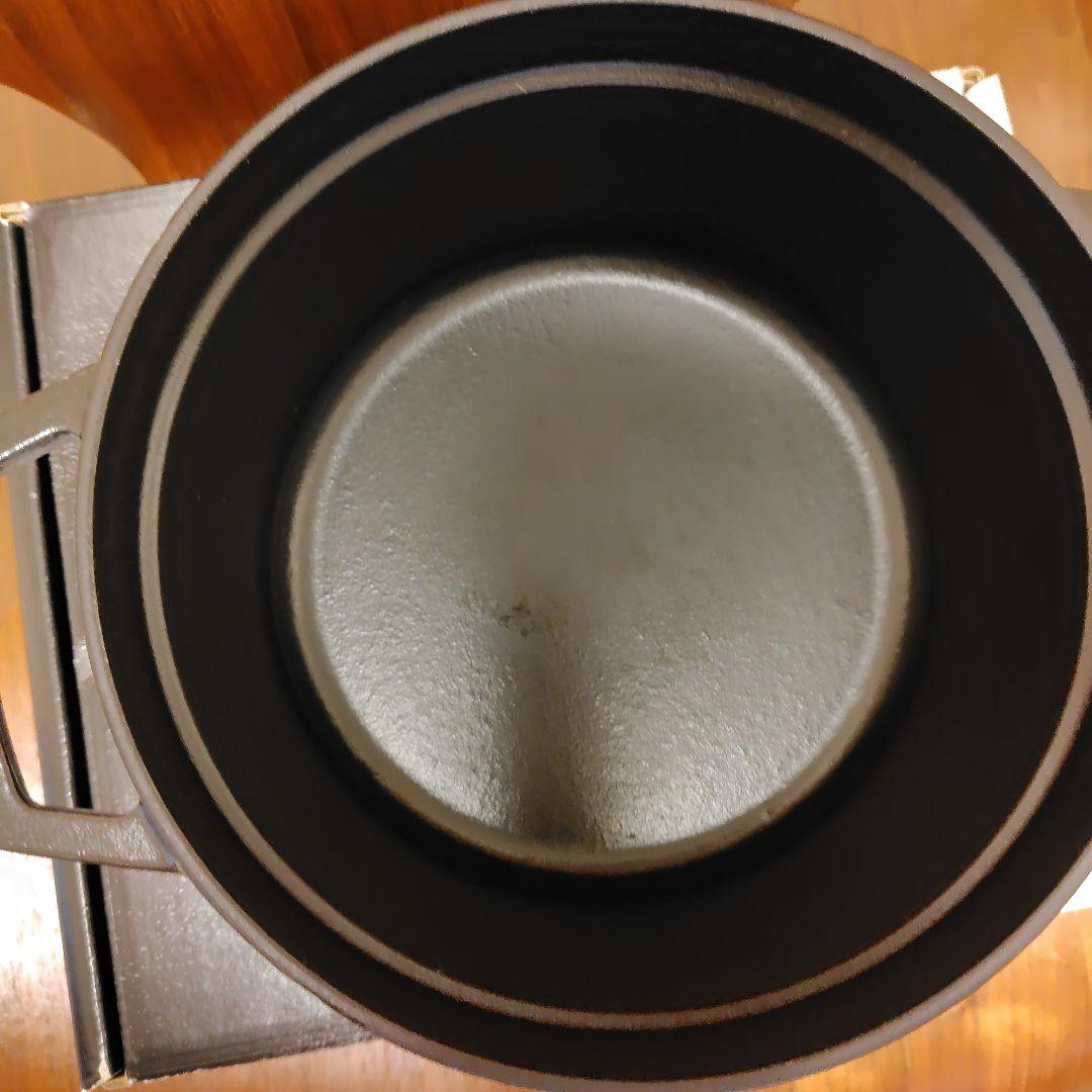 staub ココット ラウンド 黒 20cm 2.2L