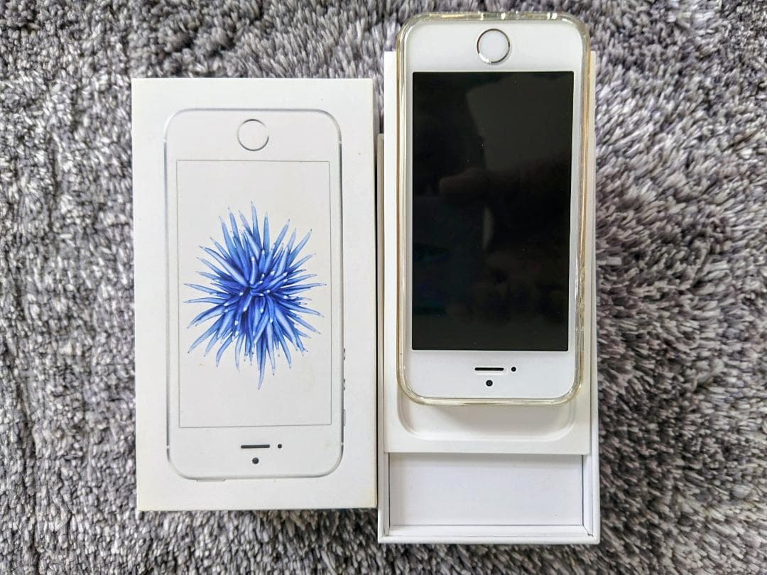 Apple iPhone SE 32GB シルバー