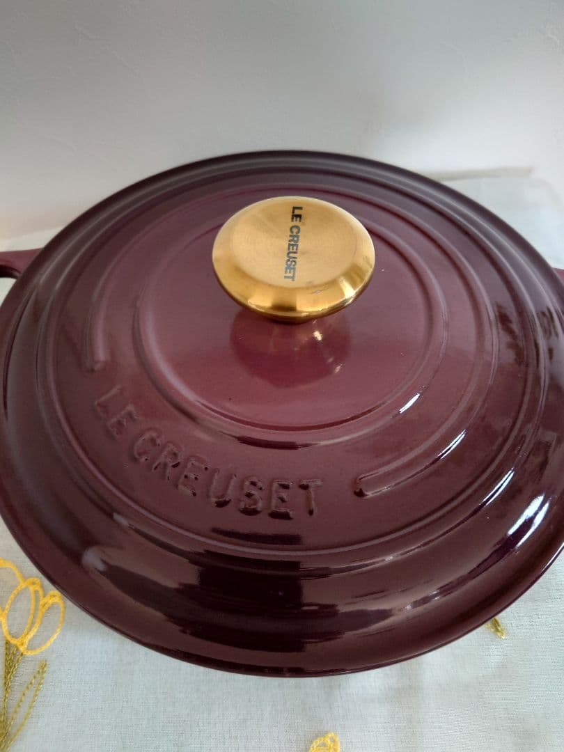 【希少色】ル・クルーゼ　ココット・ロンド　24 cm　フィグ　ホーロー鍋