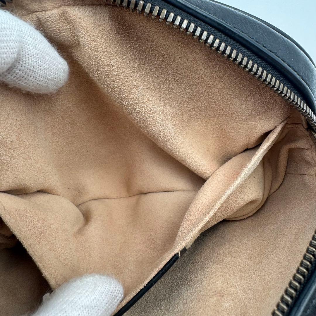 美品✨GUCCI マーモント　ボディバッグ　黒色　ハート　キルティング