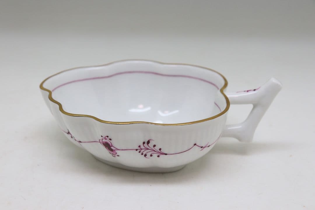 ロイヤルコペンハーゲン　バーガンディ　オープンシュガートレイ　ピンク　金縁　花柄