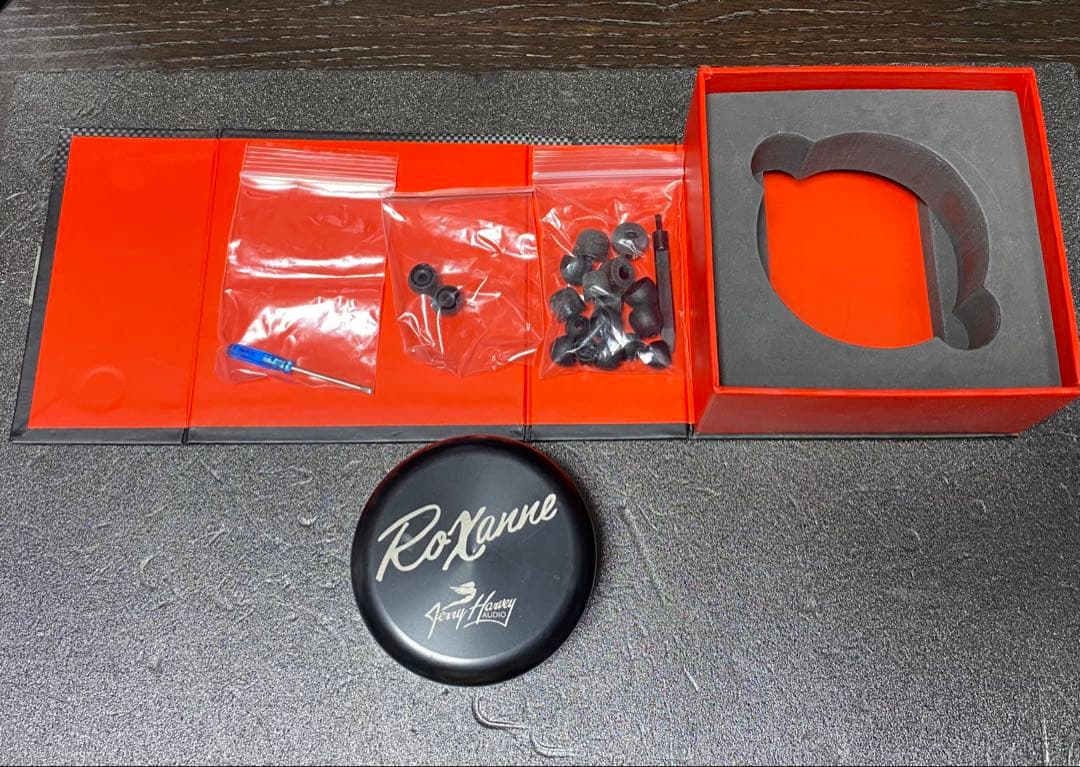 イヤホン JH Audio Roxanne Universal Fit