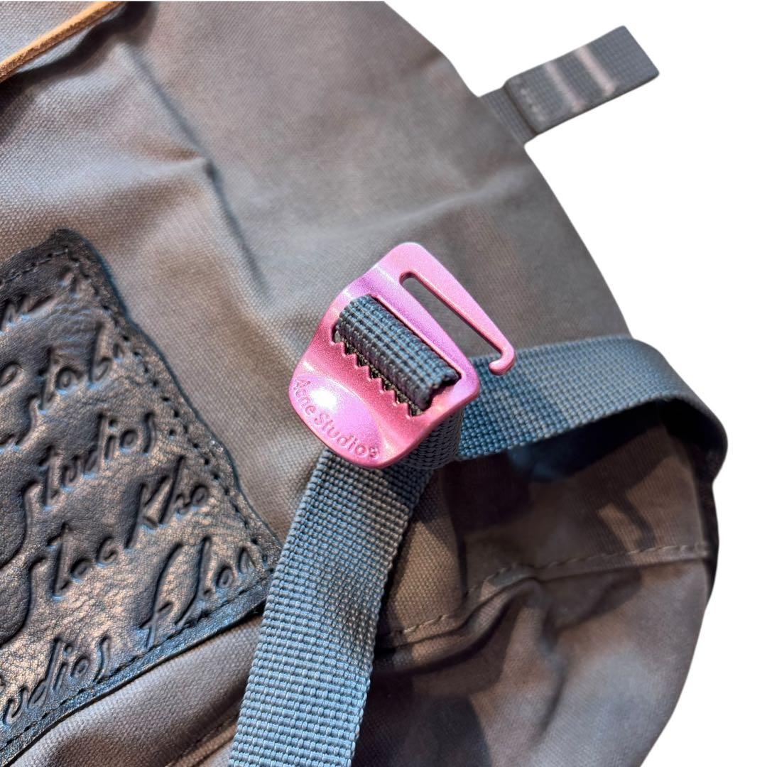 Acne Studios アクネストゥディオズ　スリングバッグ