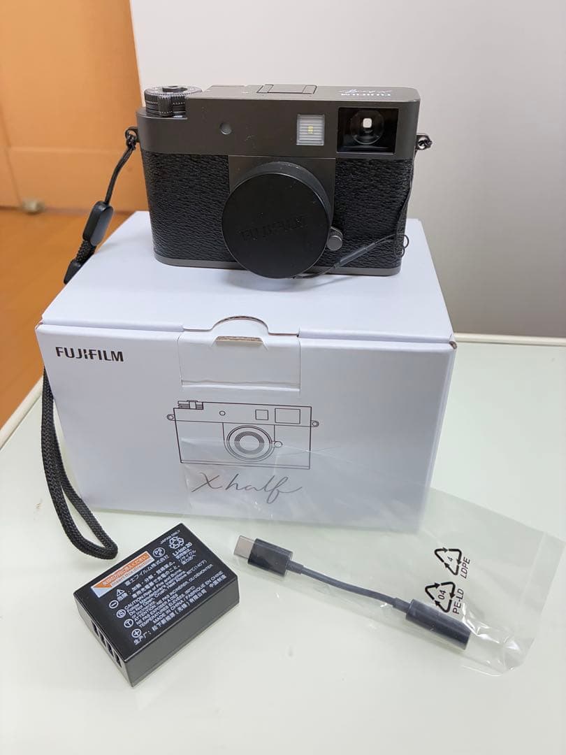 FUJIFILM X-half チャコールシルバー