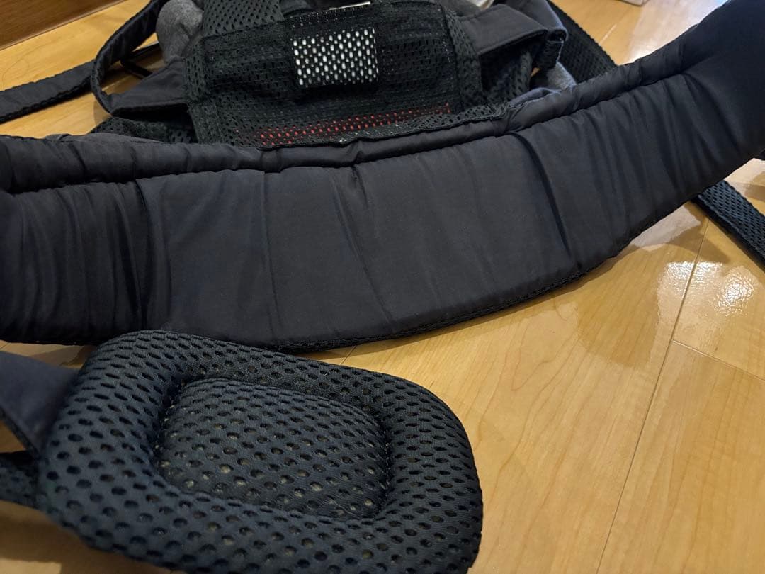 【極美品】BABYBJORN ベビービョルン ハーモニー 抱っこ紐 ブラック　黒