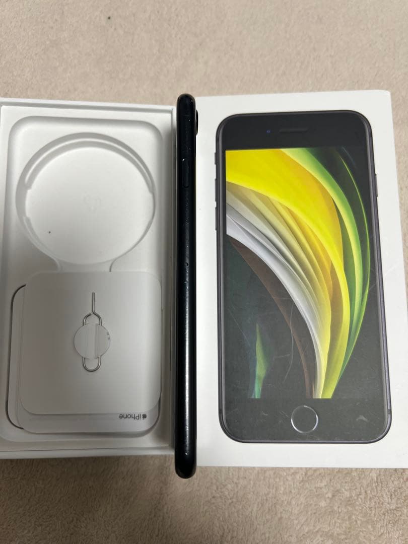 iPhone SE (第2世代) ブラック 本体　SIMフリー