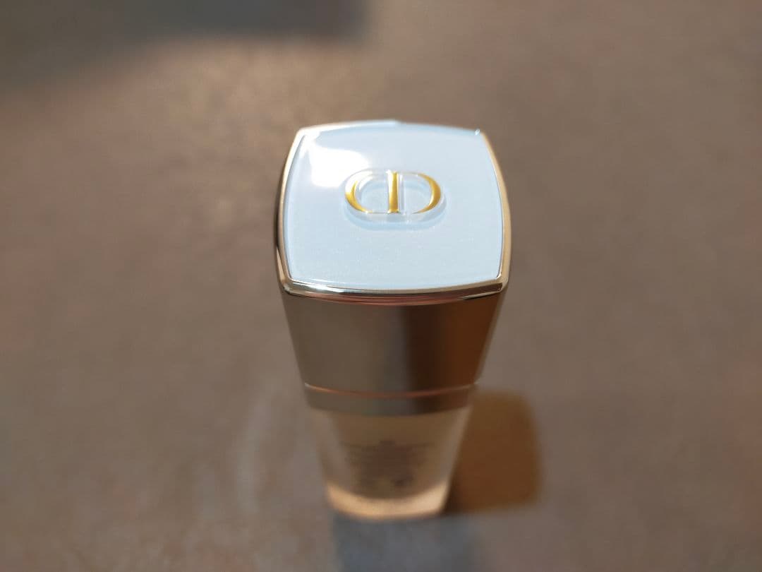 DIOR プレステージ ホワイト ル プロテクター UV ルミエール BB 00