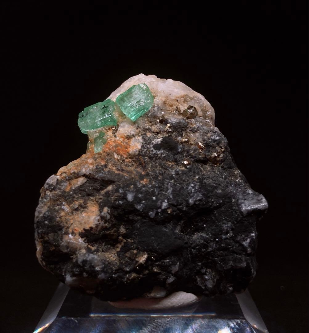 P*L様 エメラルド　パイライト　共生　原石　鉱物標本　302