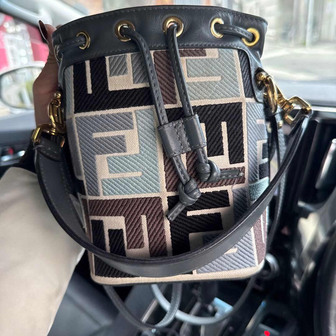 Fendi マルチカラー バケットバッグ