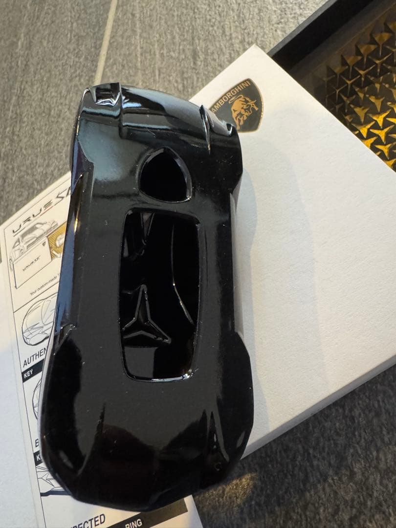 Lamborghini Urus SE キー カバーブラック