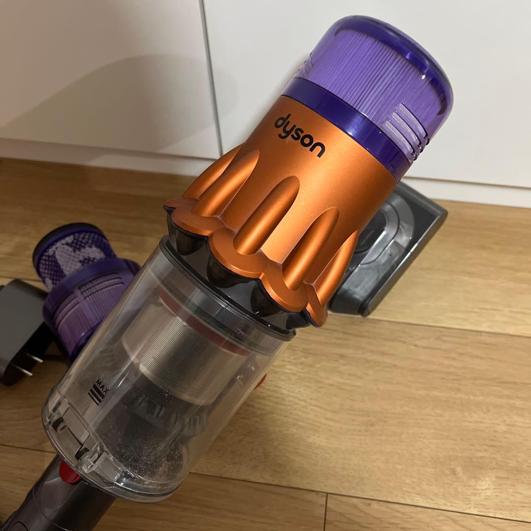 Dyson掃除機　充電器付き　SV18 未使用のフィルター付き