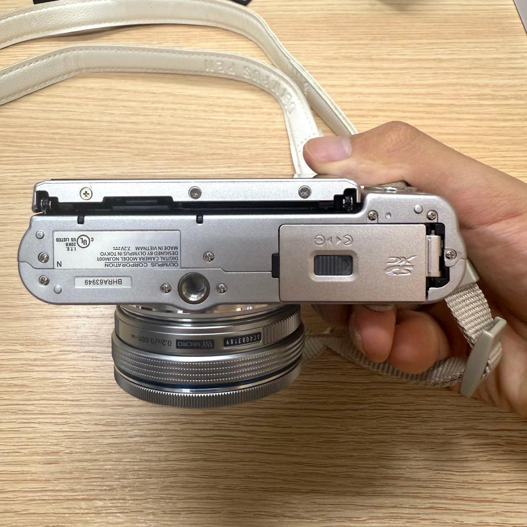 OLYMPUS/PEN E-PL8 ミラーレス一眼カメラ【美品】