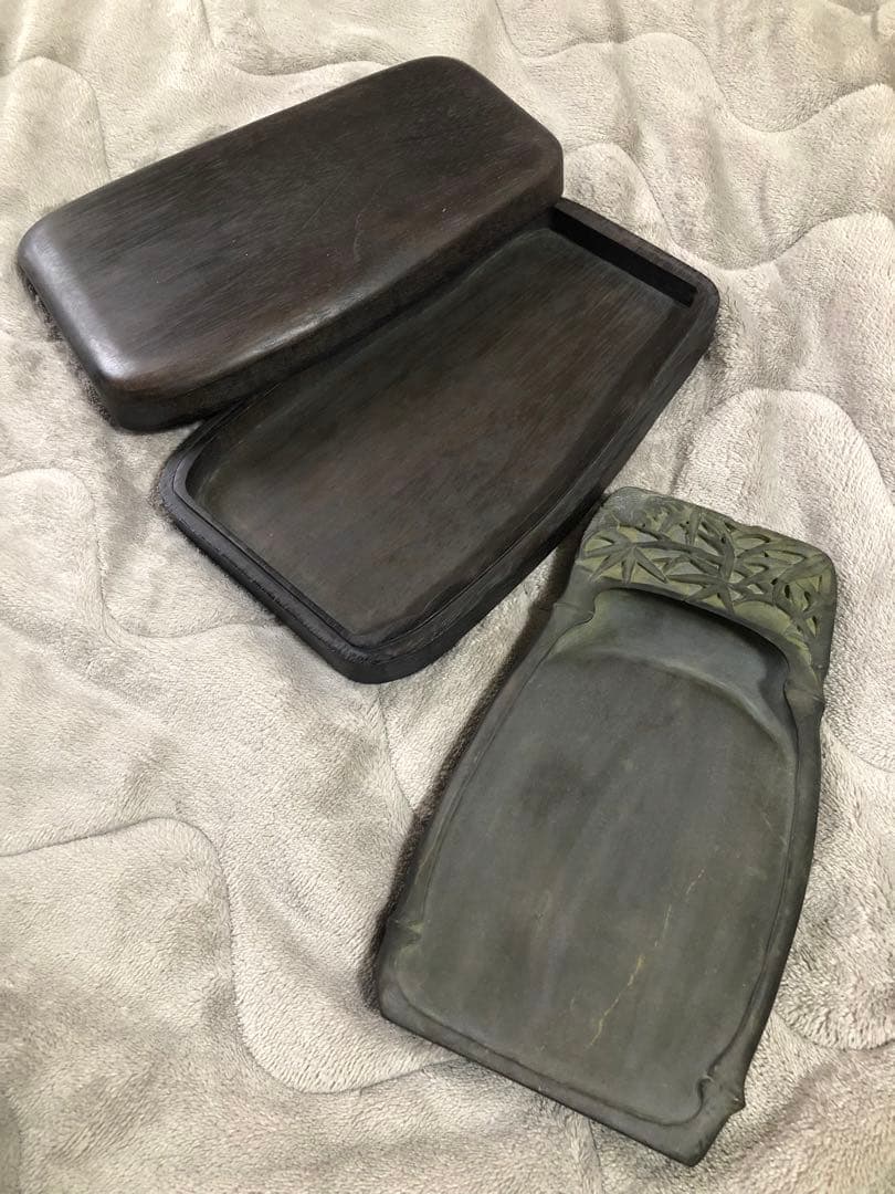 端渓硯　老坑 金綫 胭脂暈・蕉葉白・火捺・魚腦凍なと◆九吋◆上質箱◆旧麻子坑美石