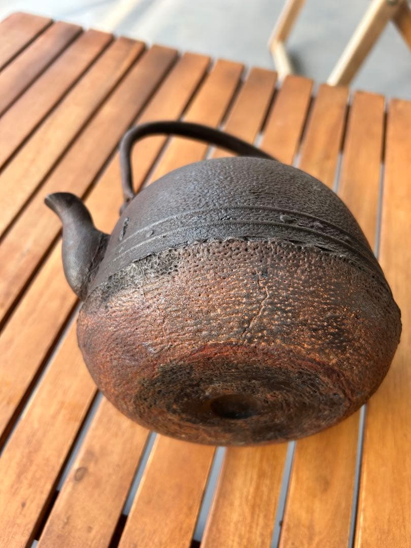 日本の鋳鉄製鉄瓶 蓋付き