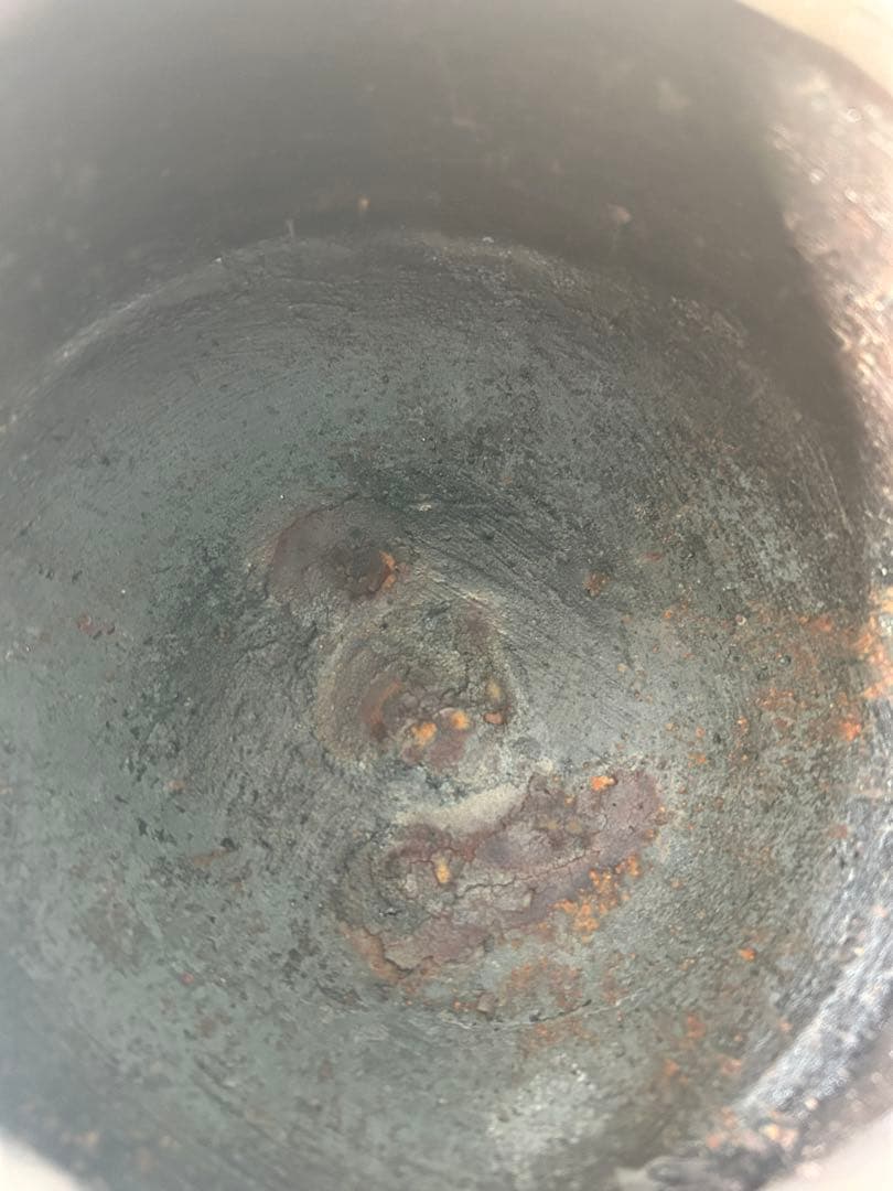 日本の鋳鉄製鉄瓶 蓋付き