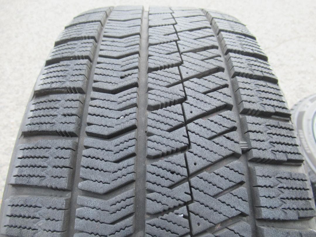 スタッドレス☆215/45R17 VRX2 プリウス レガシィ 手渡しOK☆