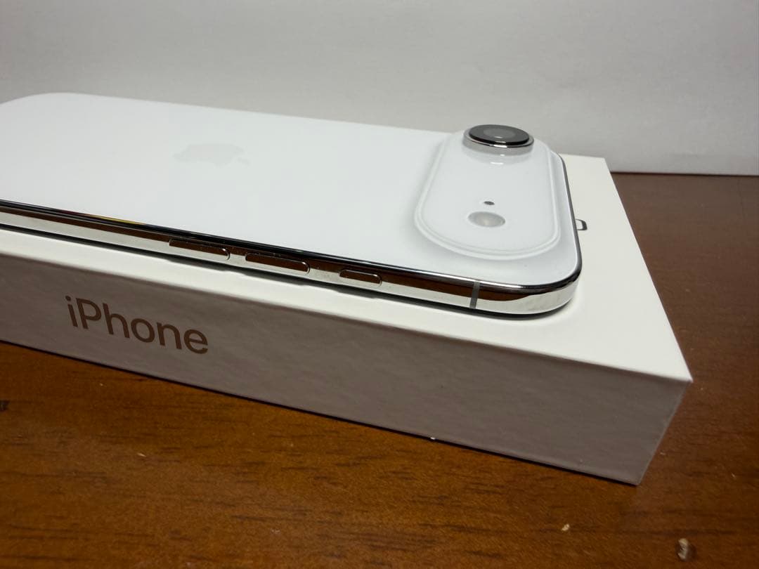 iPhone Airクラウドホワイト　AppleCare付き！