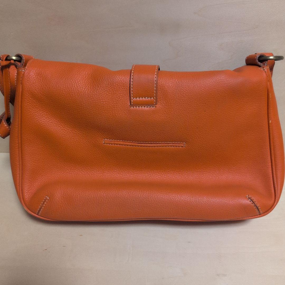 土屋鞄　牛革ショルダーバッグ 「フォンダ」シリーズ