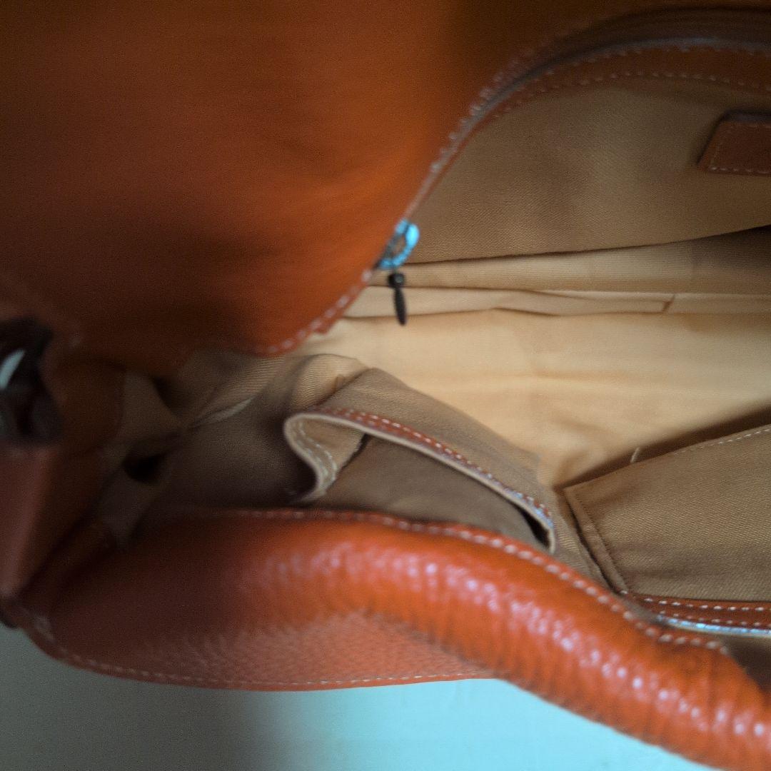 土屋鞄　牛革ショルダーバッグ 「フォンダ」シリーズ