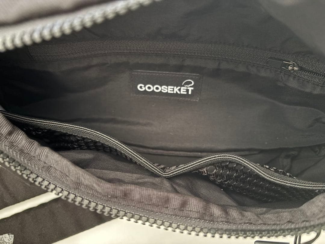 【美品】グスケット365抱っこ紐Plus バッグ 2WAY 黒 収納ポーチ付