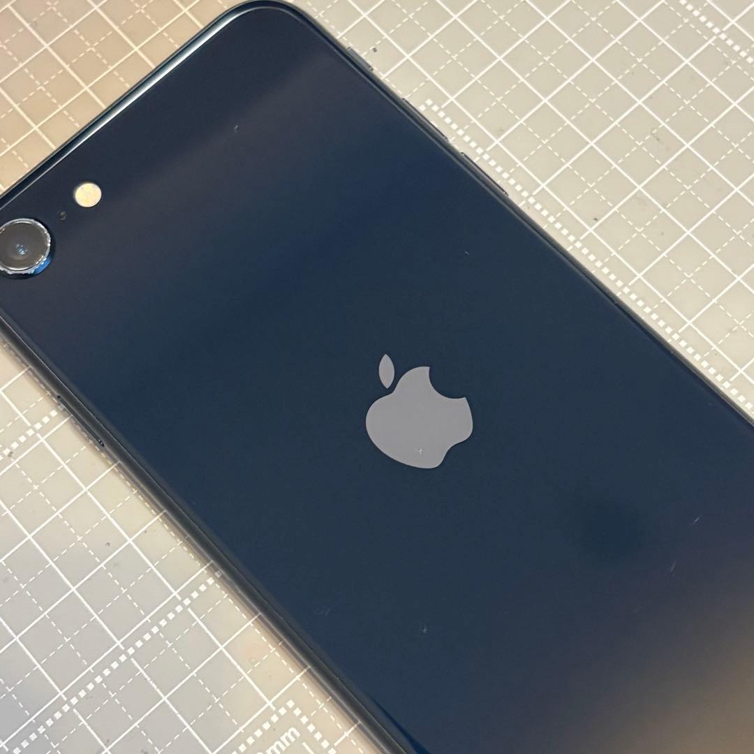 iPhoneSE 第3世代 128GBミッドナイト バッテリー76%