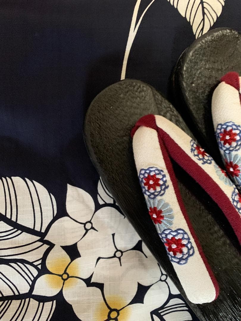 画像の黄色帯付き◆大人ゆかた◆品ある紫陽花（あじさい）紺浴衣◆