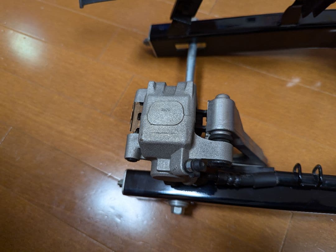 ape100　多分純正　スイングアーム　タイヤ