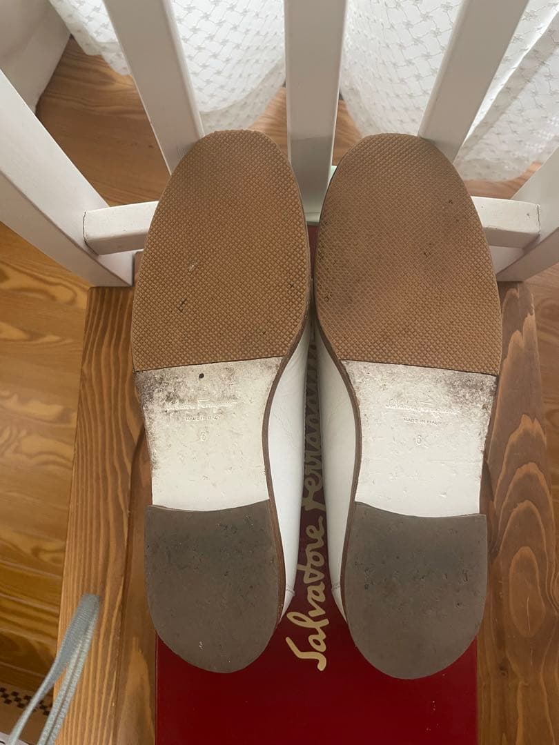 Salvatore Ferragamo VIVA モカシン　ホワイトローファー