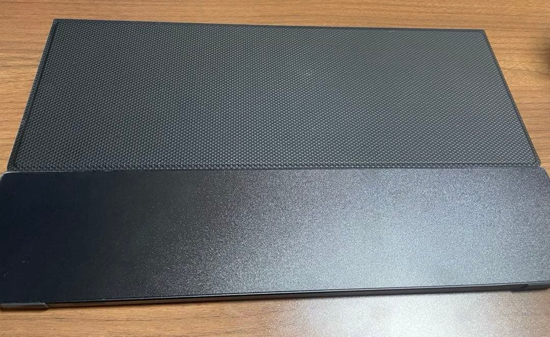 高解像度 スリムデザイン ディスプレイ