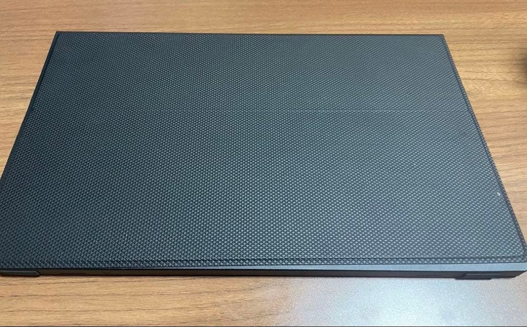 高解像度 スリムデザイン ディスプレイ