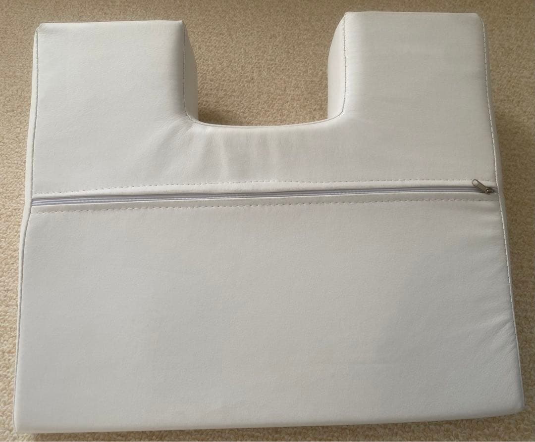 折りたたみ式　マッサージベッド、胸当て、フェイスマットのセット