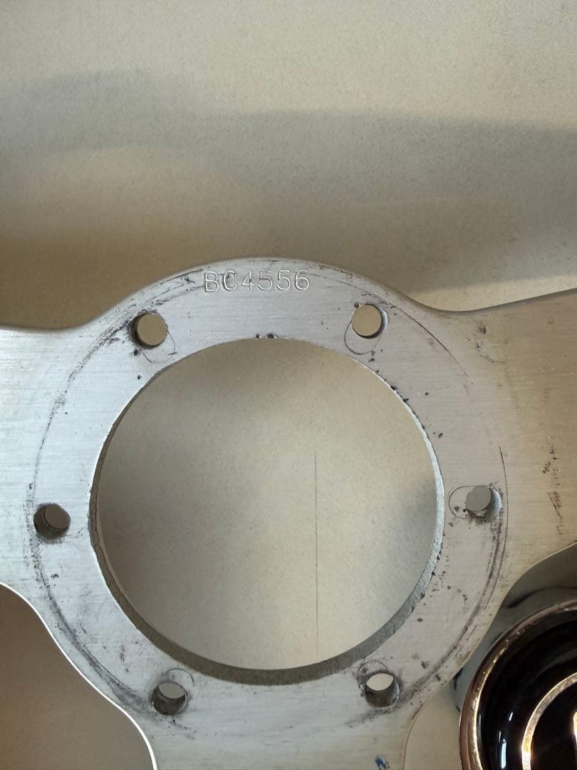 ナルディクラシック BC4556 シルバー レザーステアリング ホーンボタン