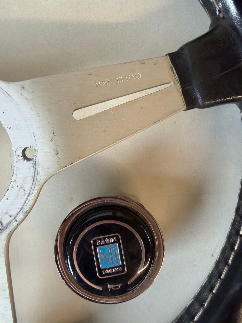 ナルディクラシック BC4556 シルバー レザーステアリング ホーンボタン