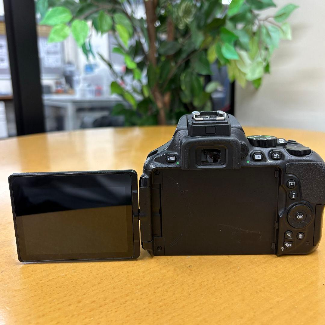 【中古品】Nikon D5600